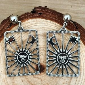PENDIENTES CUADRADOS CON SOL PLATEADO