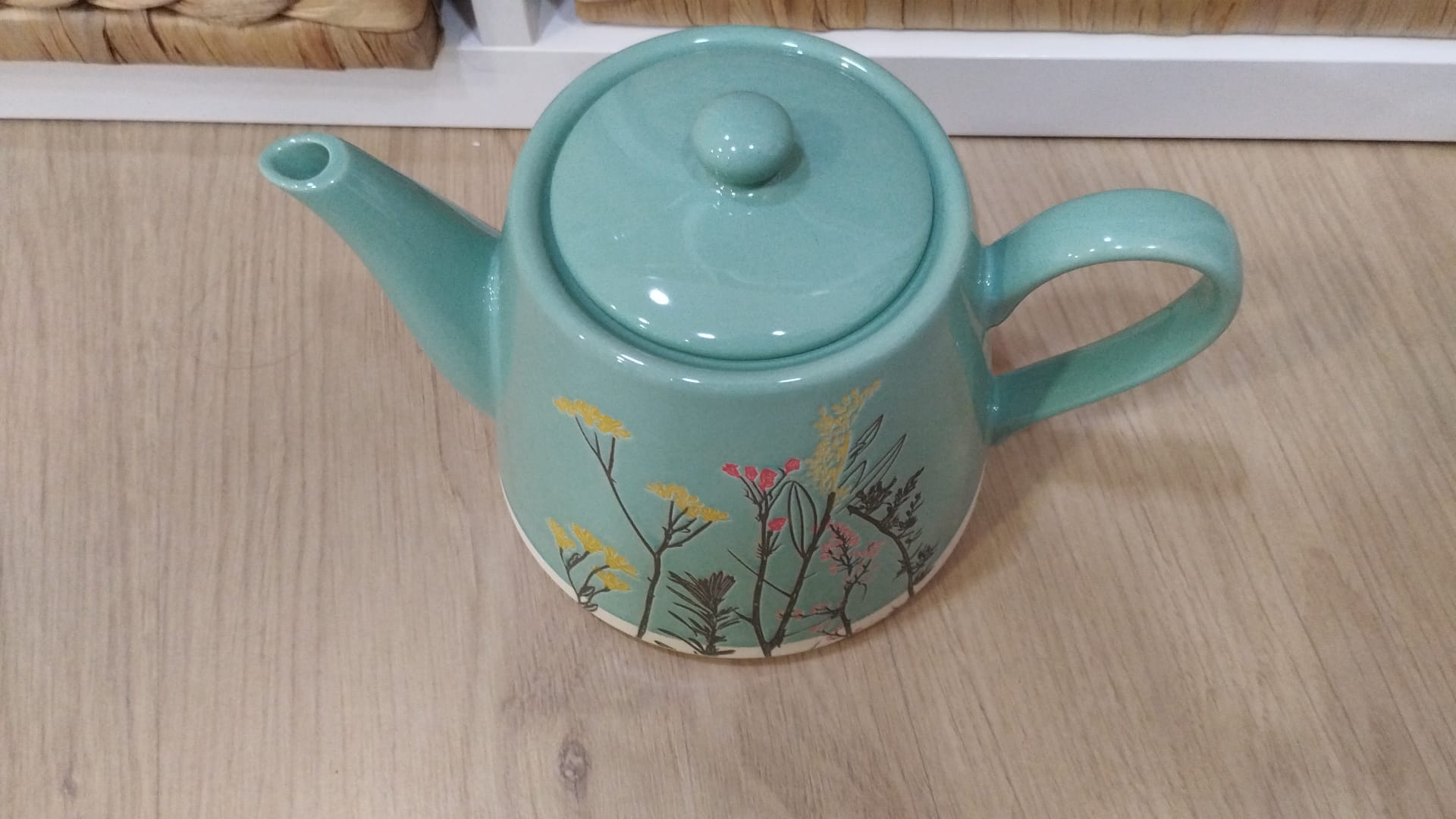 TETERA VERDE FLORES RELIEVE 0.9L - Imagen 2